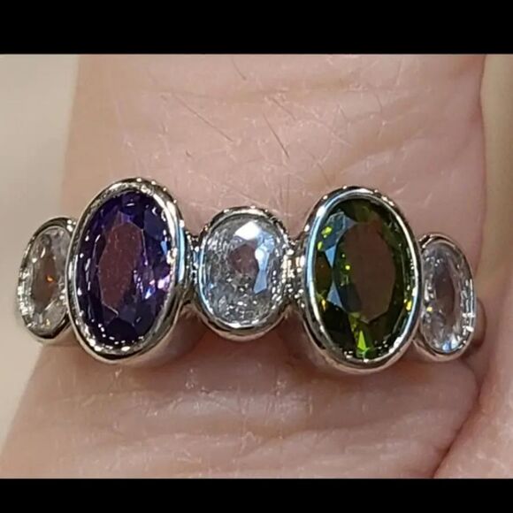 Amethyst & Peridot Oval Silver Plated Ring - Picture 9 of 10